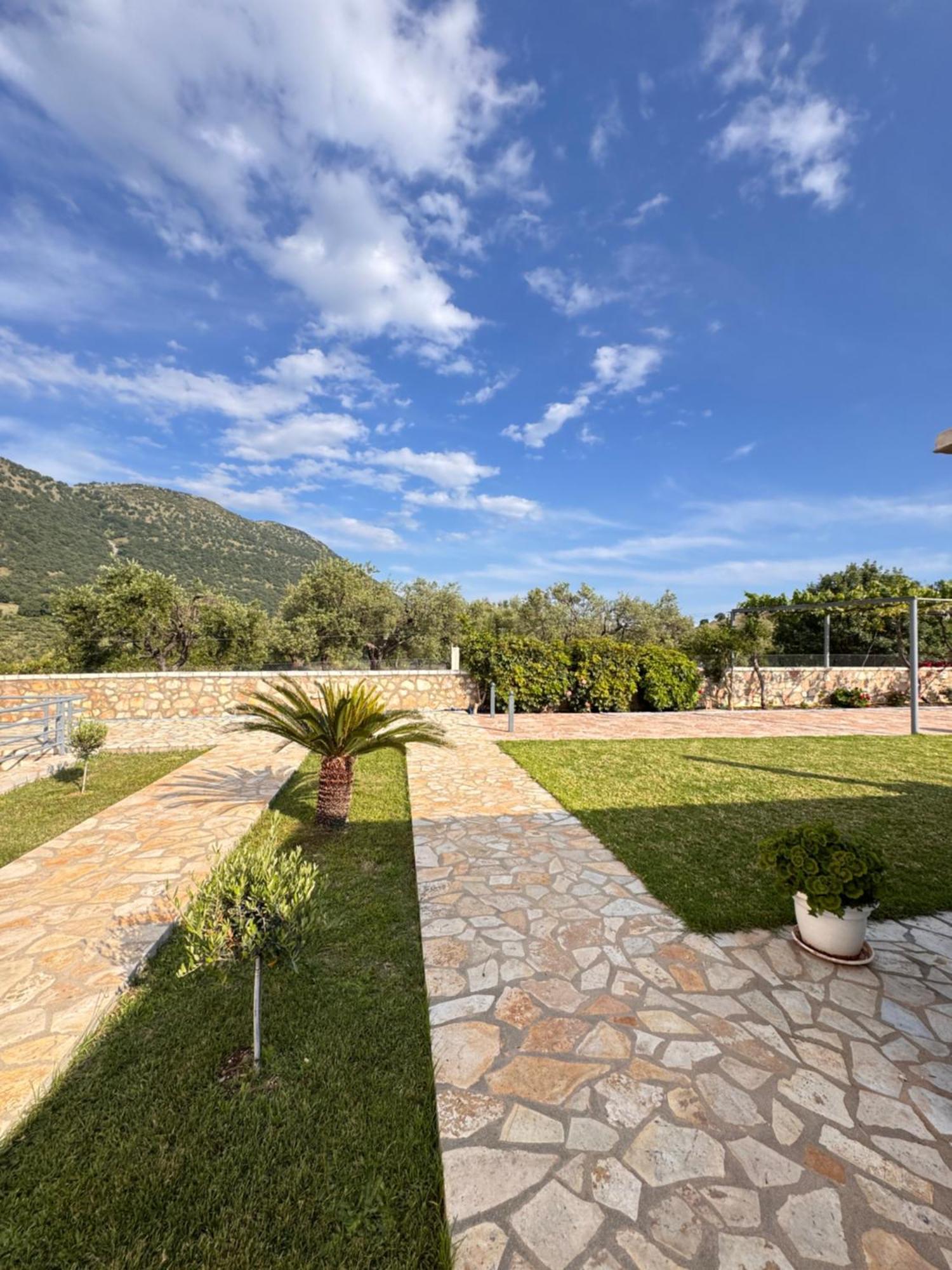 Belvedere Hotel&Suites Himare Eksteriør bilde